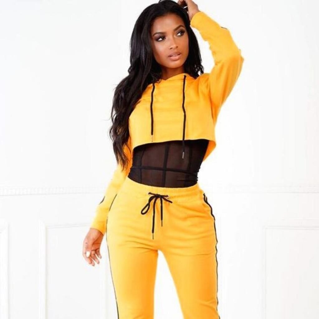 Cropped jumper best sale with shirt underneath