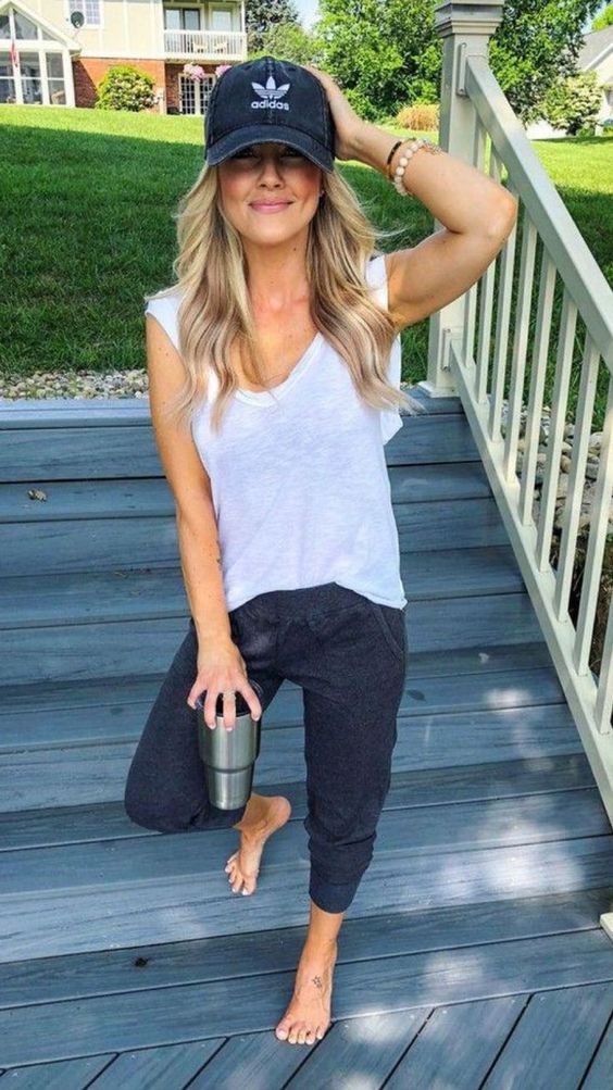 soccer mom outfit