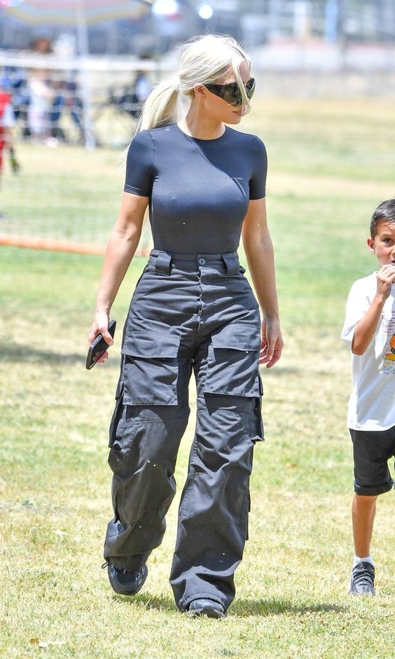 soccer mom outfit