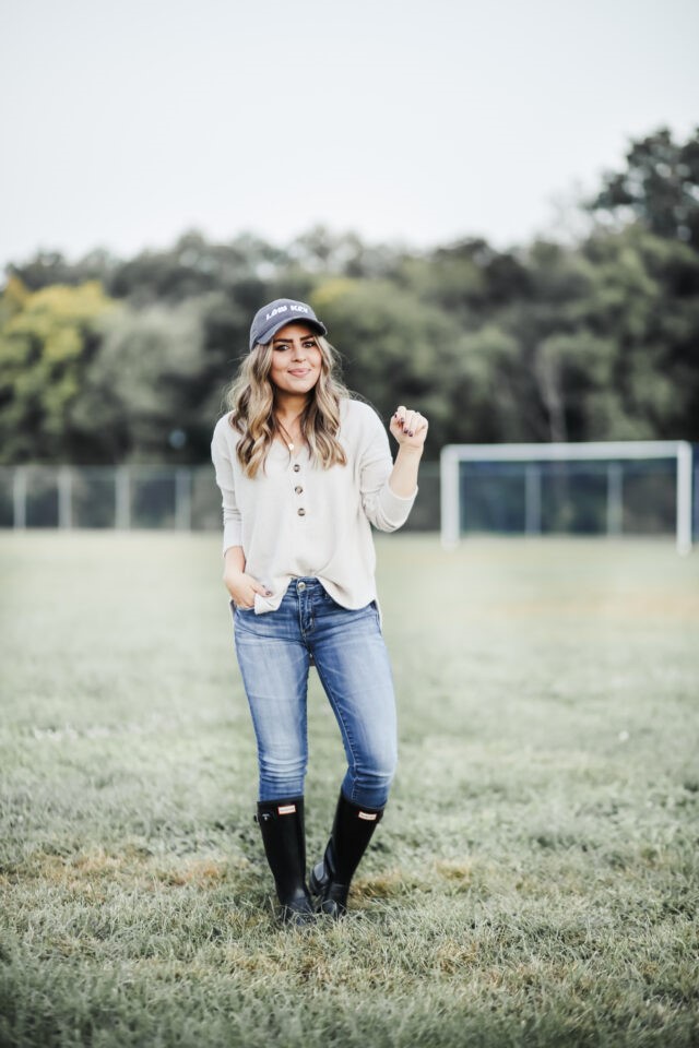 soccer mom outfit